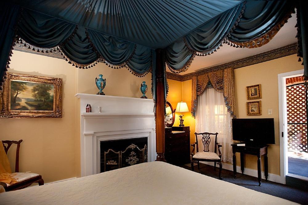 נאטשז Monmouth Historic Inn מראה חיצוני תמונה