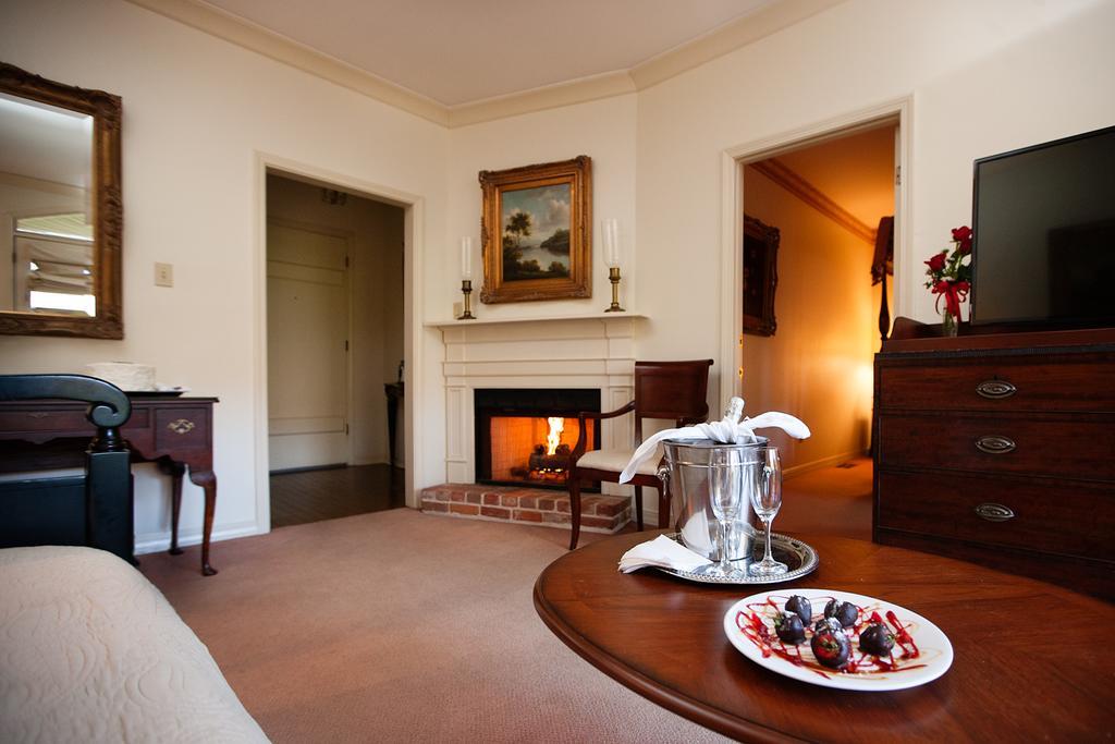 נאטשז Monmouth Historic Inn חדר תמונה