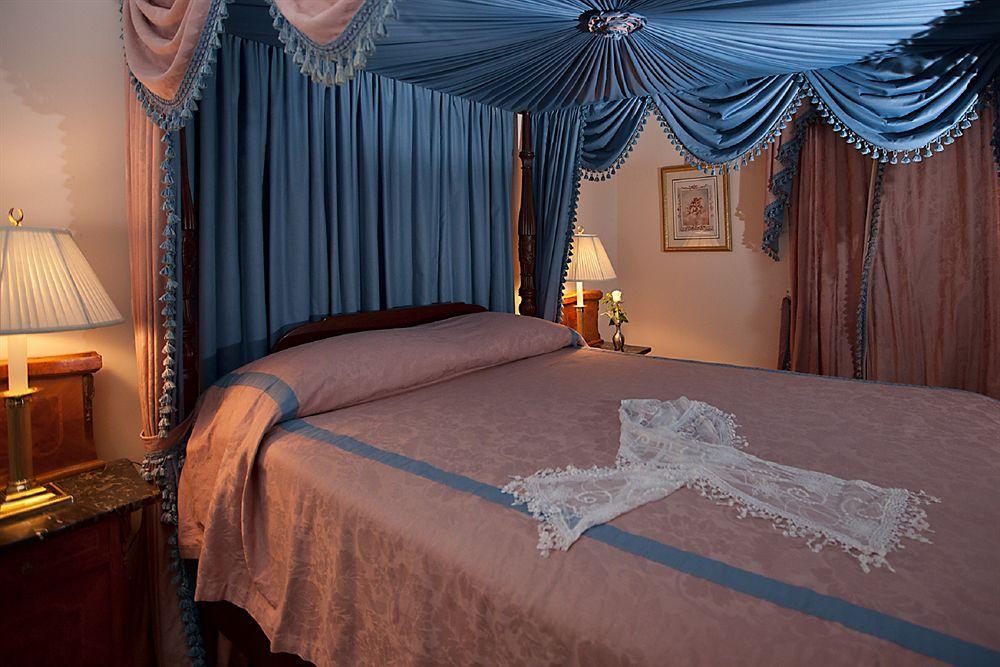 נאטשז Monmouth Historic Inn מראה חיצוני תמונה