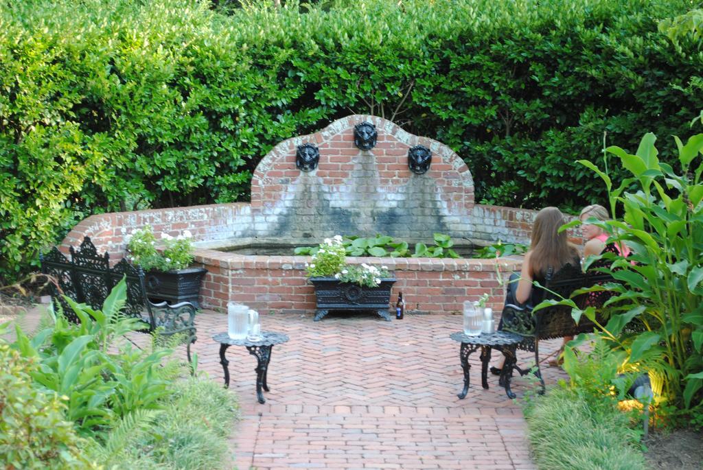 נאטשז Monmouth Historic Inn מראה חיצוני תמונה