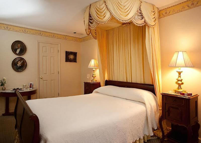 נאטשז Monmouth Historic Inn מראה חיצוני תמונה