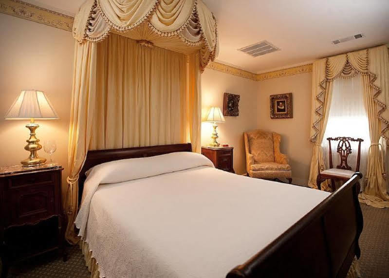 נאטשז Monmouth Historic Inn מראה חיצוני תמונה
