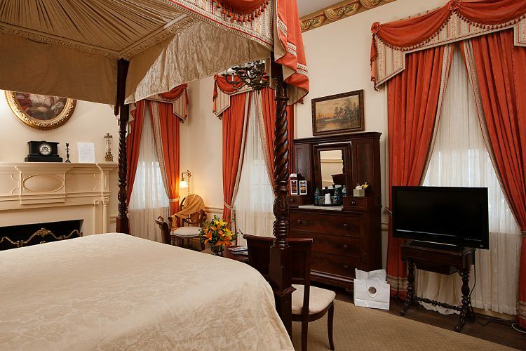 נאטשז Monmouth Historic Inn מראה חיצוני תמונה