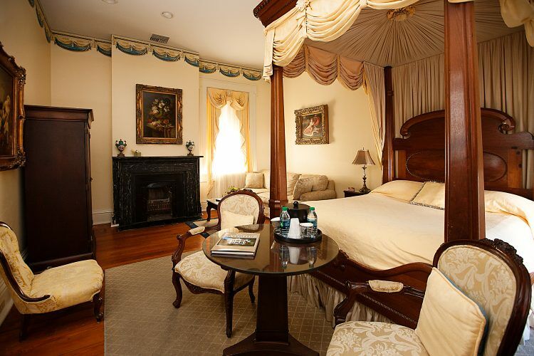 נאטשז Monmouth Historic Inn מראה חיצוני תמונה